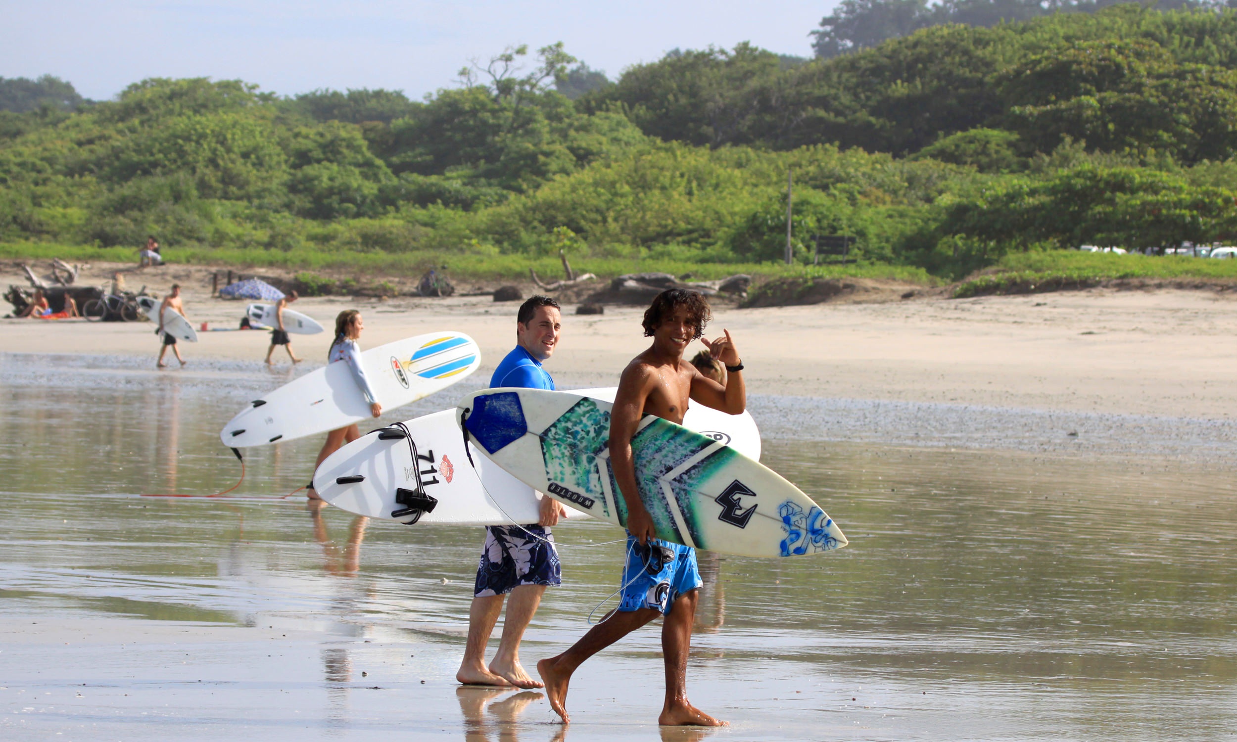 surf-instructors